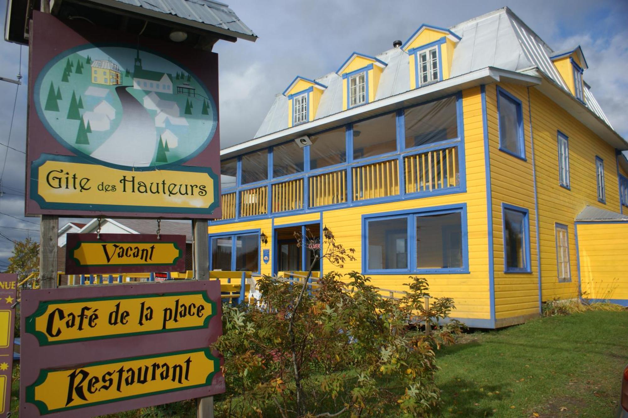 Gîte des Hauteurs et Café de la place Saint Zenon Esterno foto