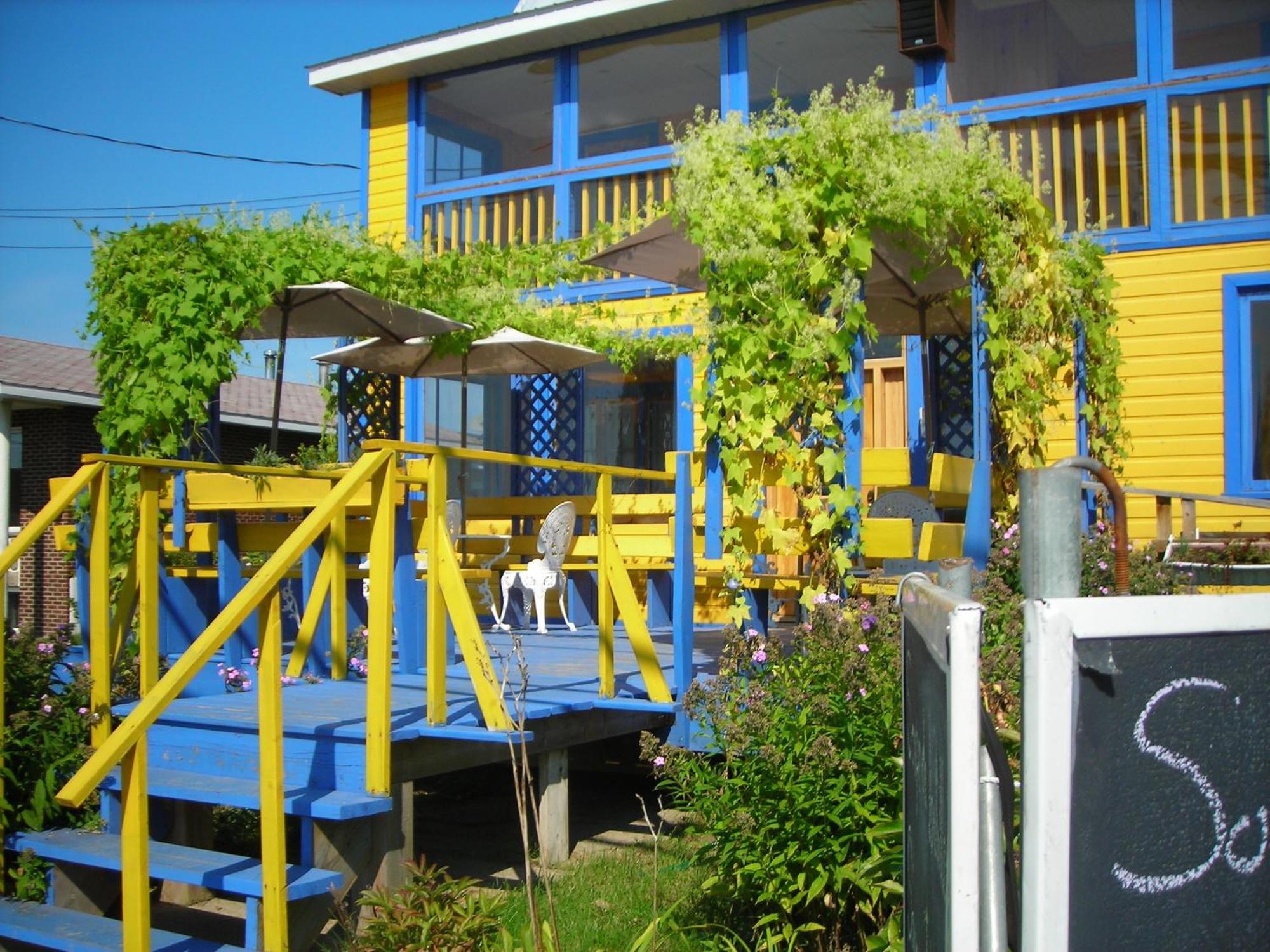 Gîte des Hauteurs et Café de la place Saint Zenon Esterno foto
